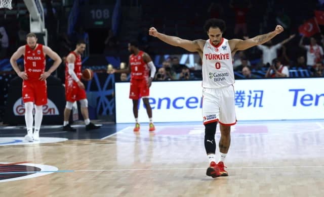 Eurobasket 2025: Η Τουρκία στα ημιτελικά μετά από 24 χρόνια