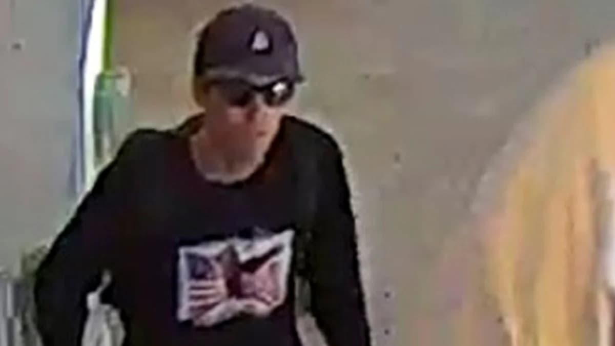 Charlie Kirk: Video of Killer's Escape and FBI Photos