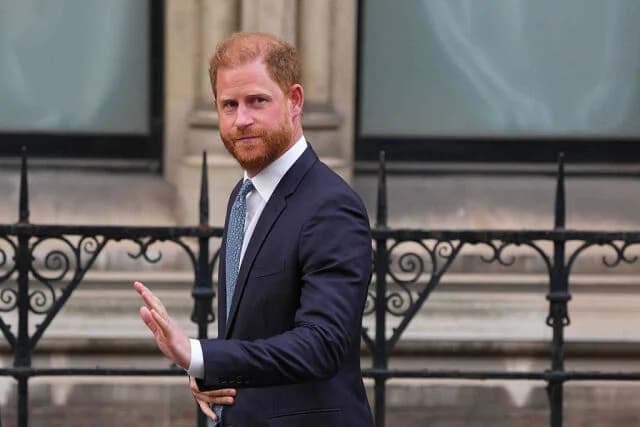 El Príncipe Harry Realiza Una Visita Sorpresa a Kiev