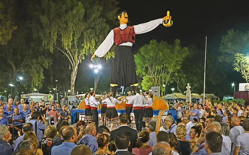 Η Γιορτή του Κρασιού ξεκινά: Φέτος και στην πυρόπληκτη Μαλιά