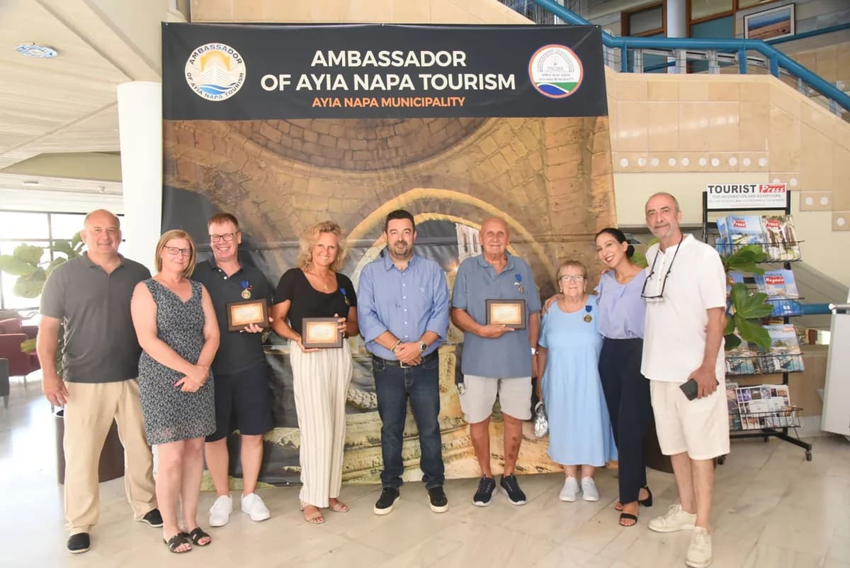 Turistas británicos y alemanes nombrados Embajadores de Turismo de Ayia Napa