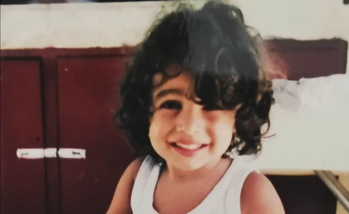 Welche zypriotische Schauspielerin ist das kleine Mädchen auf dem Foto?