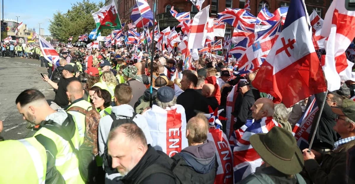 London: Proteste nach Mord an Charlie Kirk – Starke Polizeipräsenz