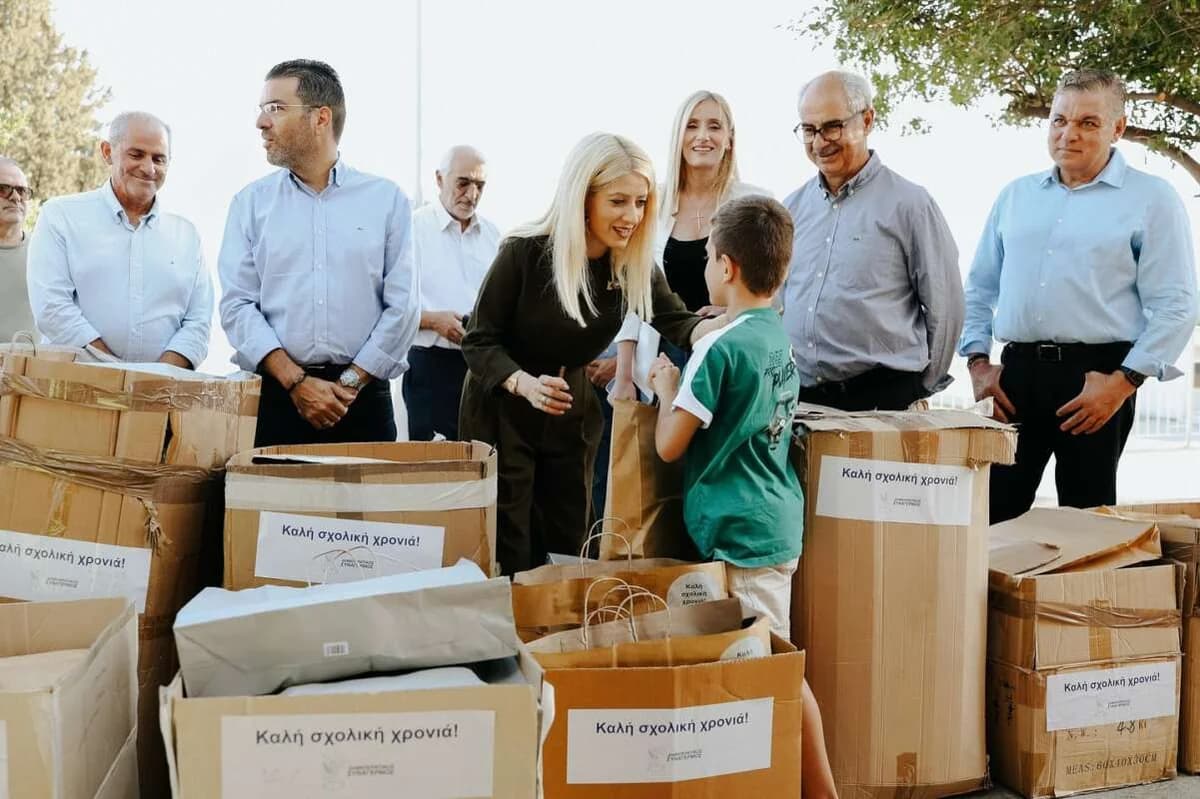 Asociación de Padres de Limassol Agradece a DISY por Útiles Escolares para Víctimas de Incendio