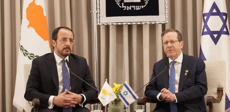 Christodoulides and Herzog Discuss Regional Developments in Phone Call