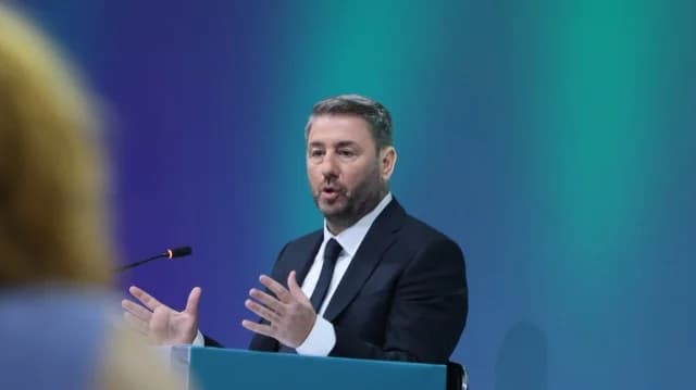 Ανδρουλάκης στη ΔΕΘ: Ανοιχτός σε συνεργασίες αλλά με το δικό μας πρόγραμμα