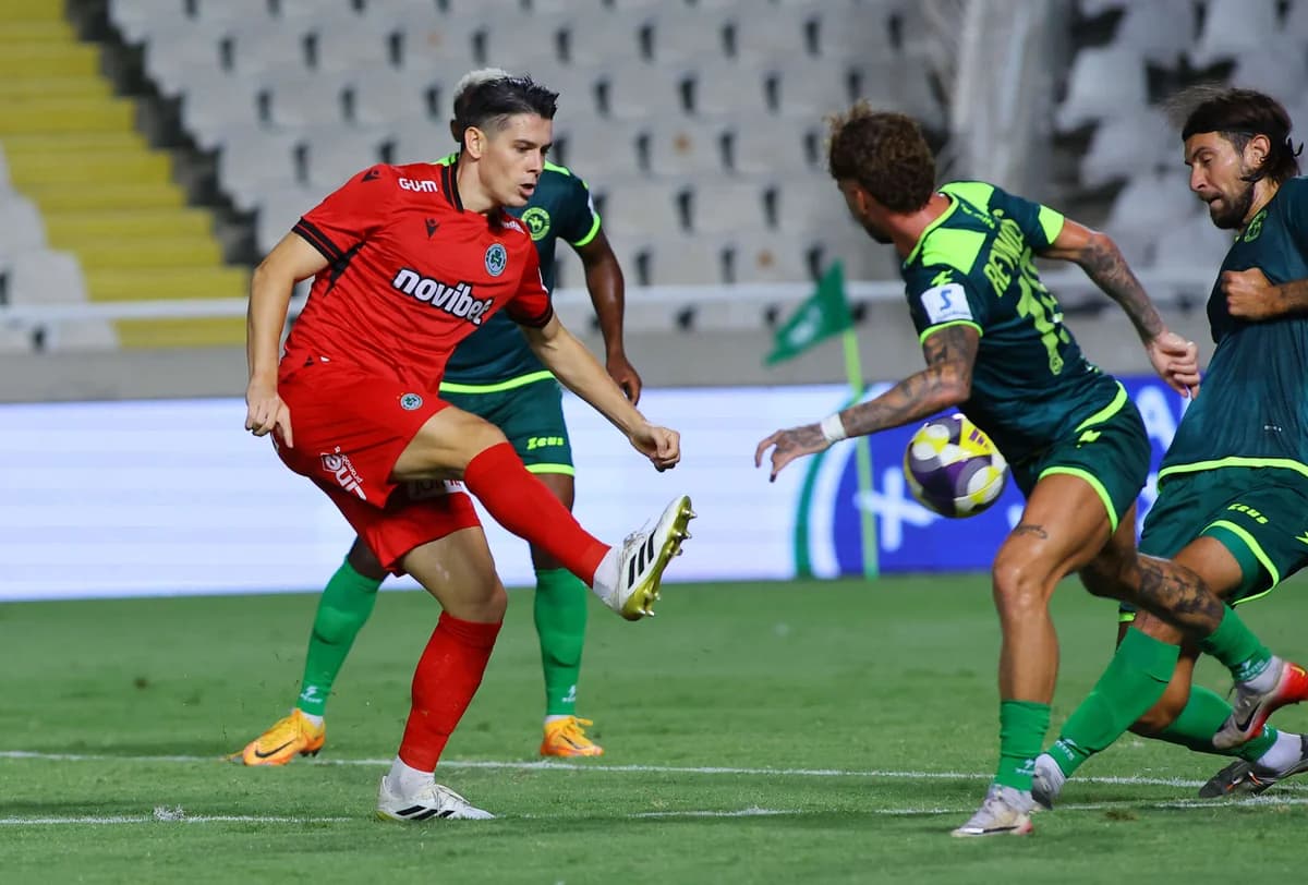 Escenario de Stepiński para la alineación titular del AEL