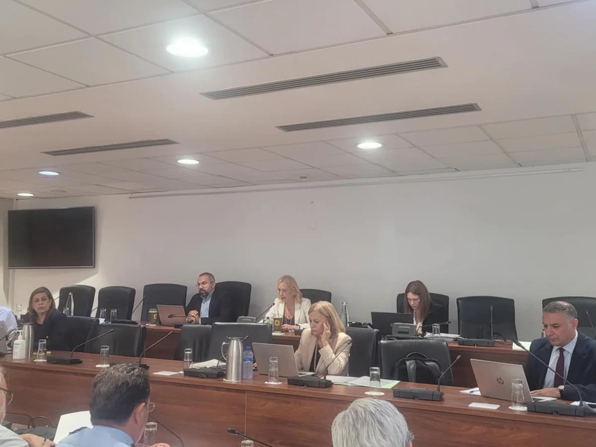 קפריסין: איומים נגד אזרחים ועיתונאים עלו בפרלמנט