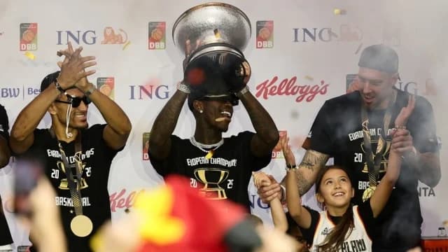 Triumphant Welcome in Germany for European Basketball Champions