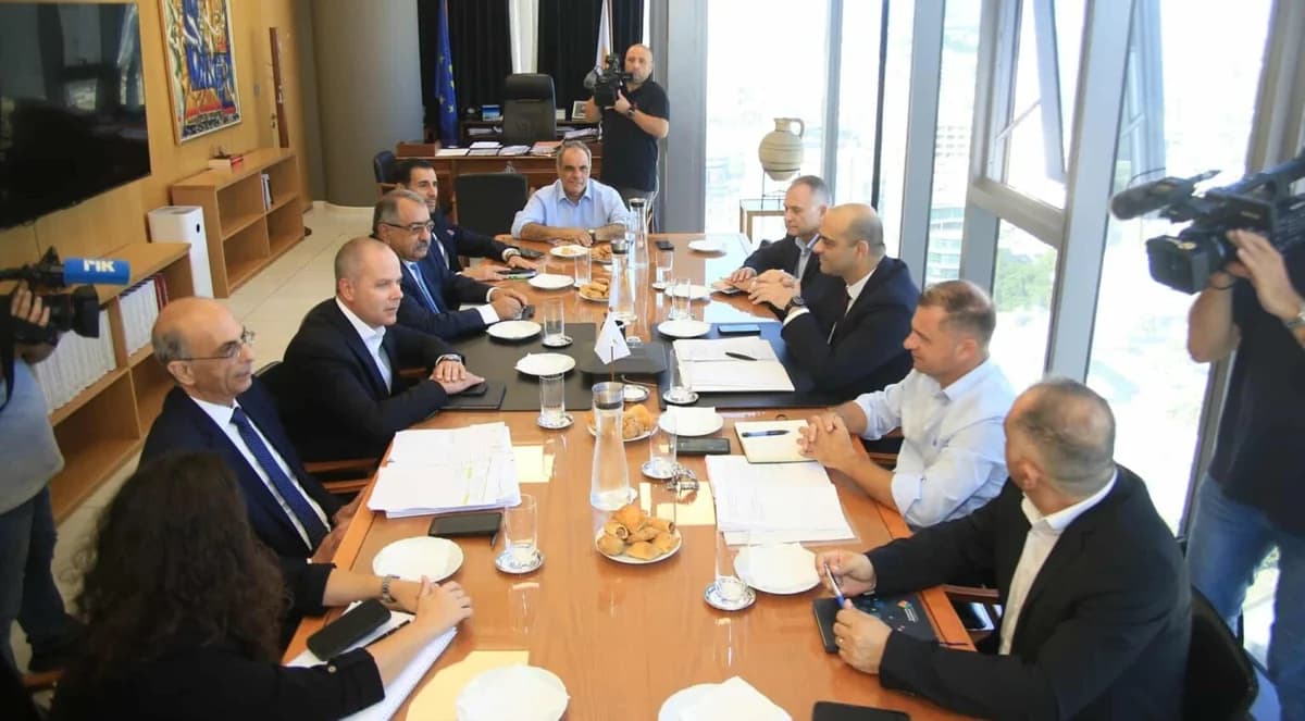 ΚΕΒΕ-ΟΕΒ: Αντισυνταγματικός νόμος για ΑΤΑ, γνωμάτευση Αιμιλιανίδη