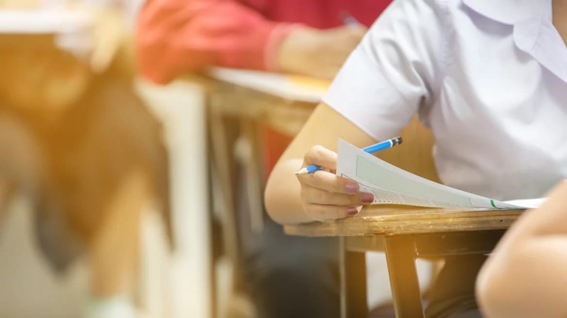 Chipre: Niño abandonado en la escuela tras el arresto de su madre