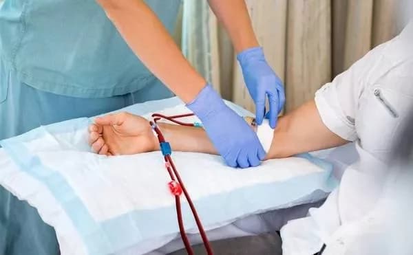 Αναβολές μεταγγίσεων για θαλασσαιμικούς: Καταγγελίες για ελλείψεις αίματος
