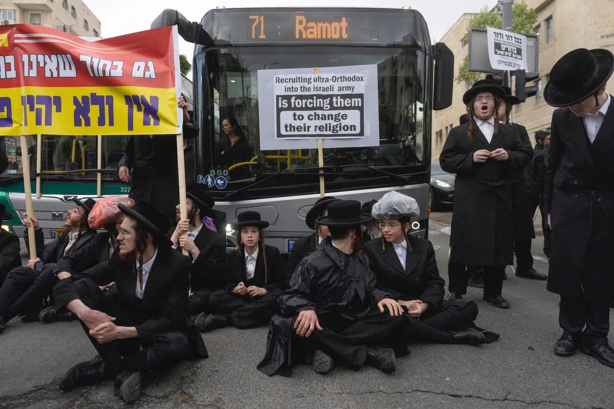 Israel: Ultraorthodoxe Juden greifen Armeewagen mit Deserteuren an