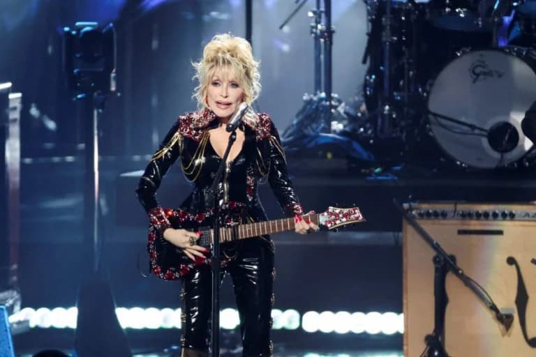 Dolly Parton sagt Auftritt in Dollywood wegen gesundheitlicher Probleme ab
