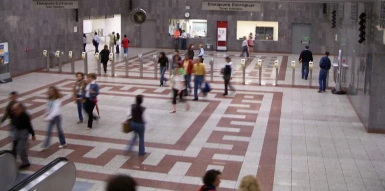Arzt aus Pyrgos in Syntagma ausgeraubt: „Ich bettelte, um zurückzukommen“