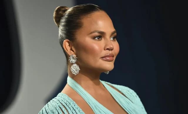 Chrissy Teigen: 'Las inyecciones me ayudaron tras la muerte de mi hijo'