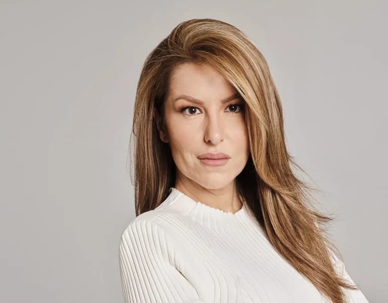 Anastasia Giamali: Estreno de «Exelixeis tora» en MEGA