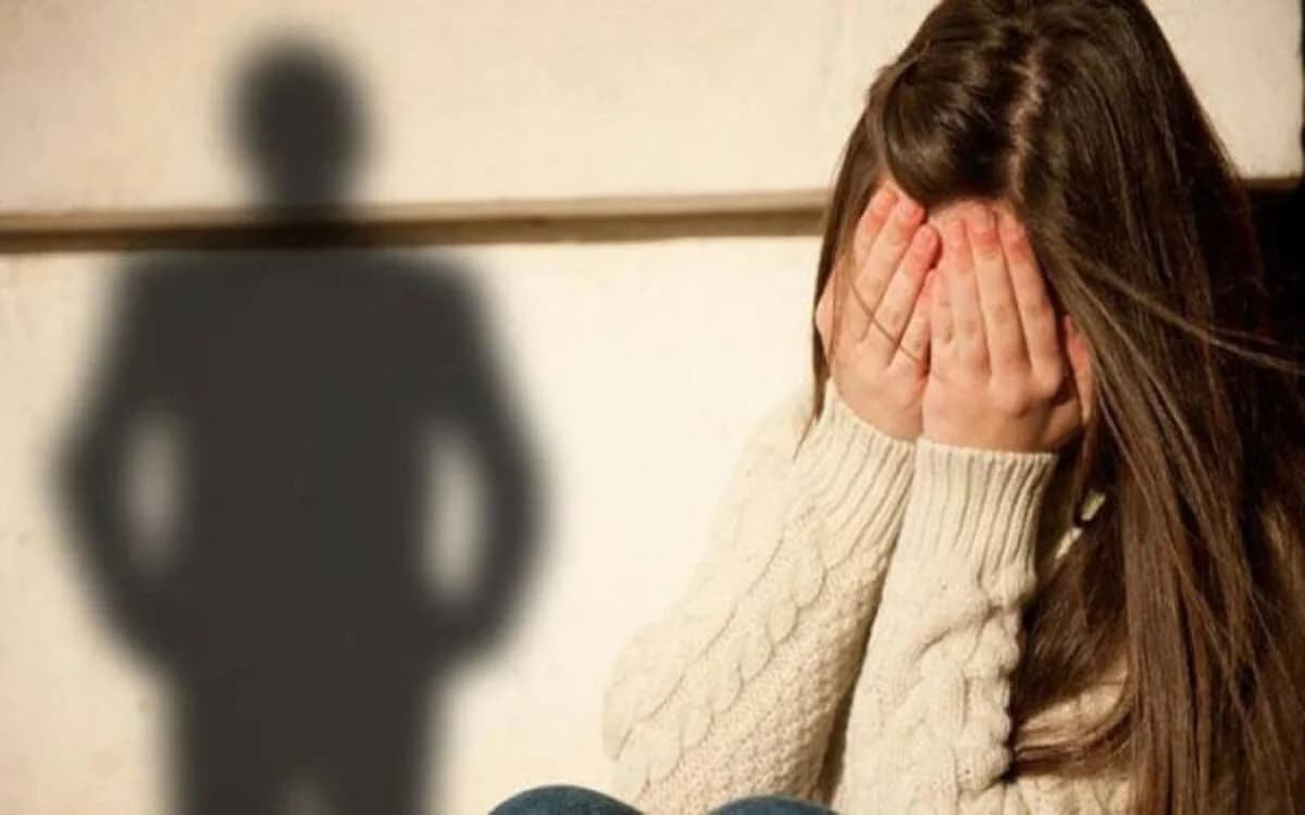 Шок в Лимассоле: 14-летняя девочка и 40-летний мужчина в машине, употребление наркотиков
