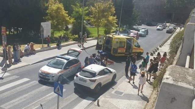 תאונת דרכים בהרקליון: אישה נפגעה ממכונית