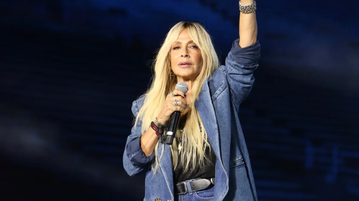 安娜·维西 (Anna Vissi)：“我并非总是能让这些体育场满座”