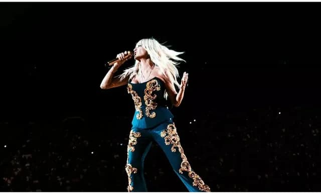 安娜·维西 (Anna Vissi)：“我经历了一段艰难的时期……现在终于得到了证明”
