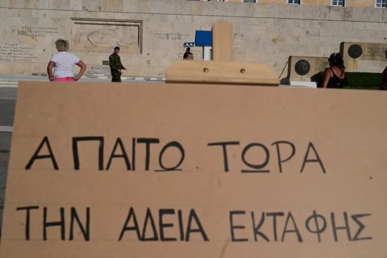 Panos Routsi setzt Hungerstreik für Dennis fort – Antrag auf Exhumierung