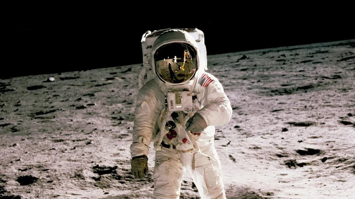 NASA Studies Wi-Fi and Internet on the Moon