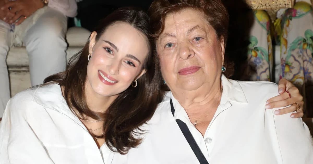 Maria Voskopoulou and her grandmother at the Herodion for Angela Gerekou