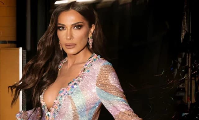 Seltenes Erscheinen: Despina Vandis Sohn bei ihrem Konzert in Piräus (FOTO)