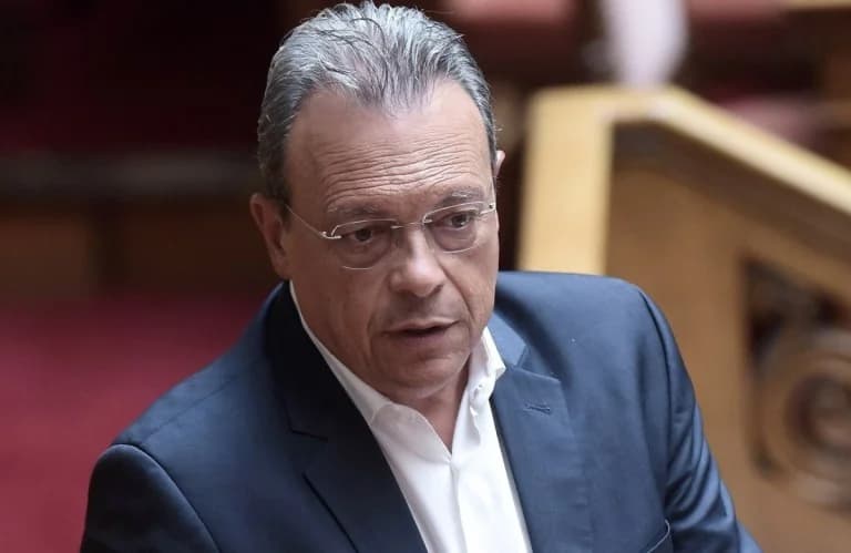 סיריזה-פ"ס: שאלת פאמלוס למיצוטקיס על דיוק וספסרות