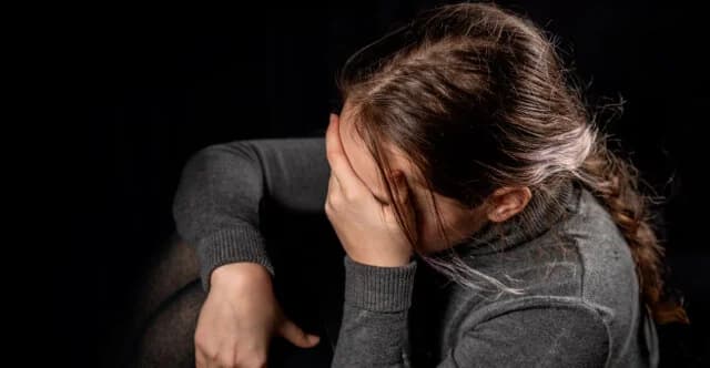沃洛斯：64 岁妇女因虐待未成年侄子侄女被判处 24 个月监禁