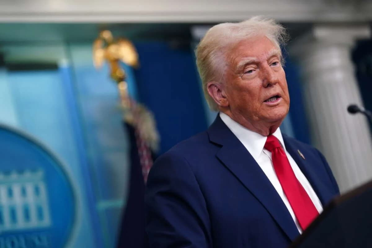 Трамп предупреждает о сокращениях и увольнениях из-за шатдауна