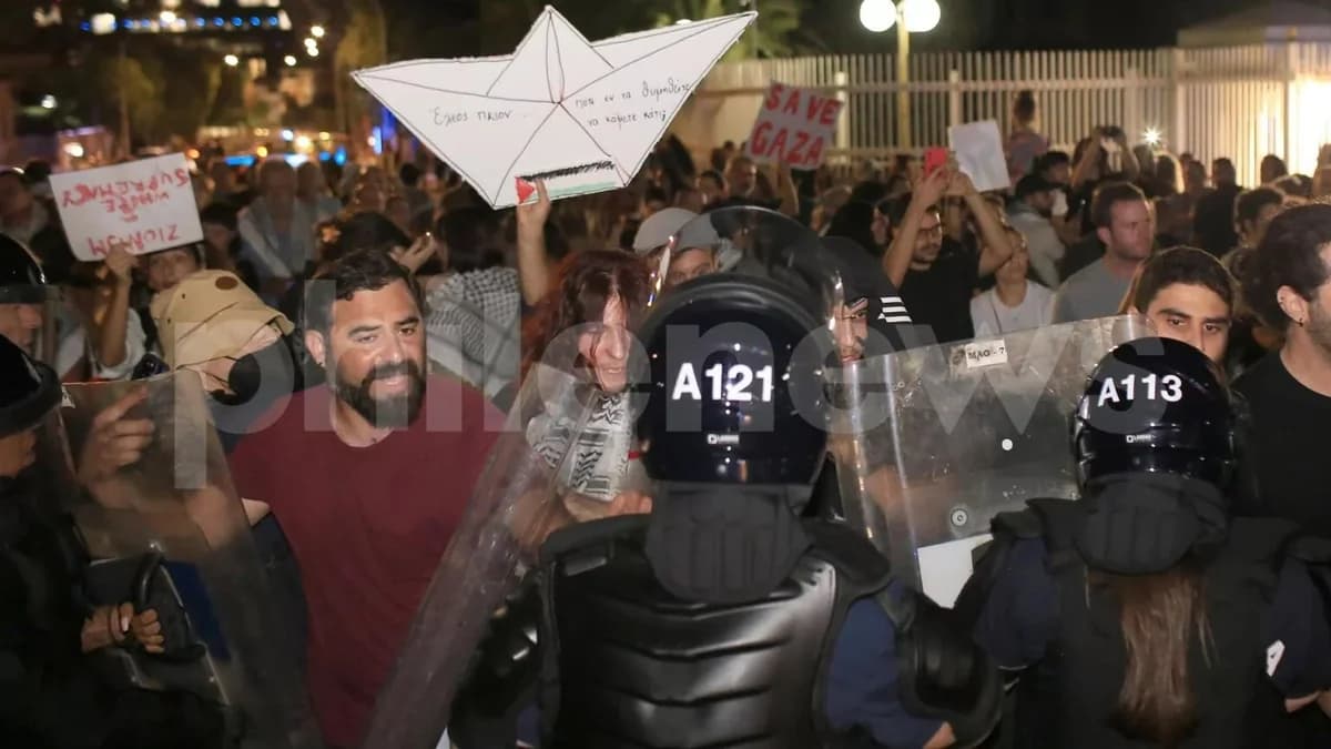 טענות על דיכוי אלים של הפגנה מחוץ לארמון הנשיאות