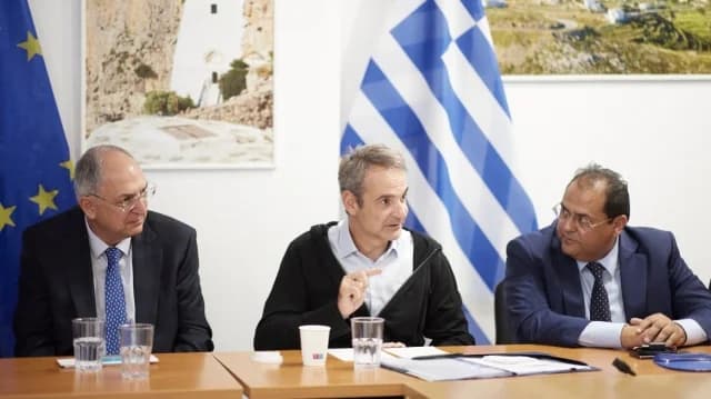 מיצוטקיס באמורגוס: דגש על פארקים ימיים ושמירה על הסביבה