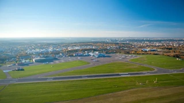 Lithuania: Smuggled Cigarettes via Balloons Disrupt Vilnius Airport Flights