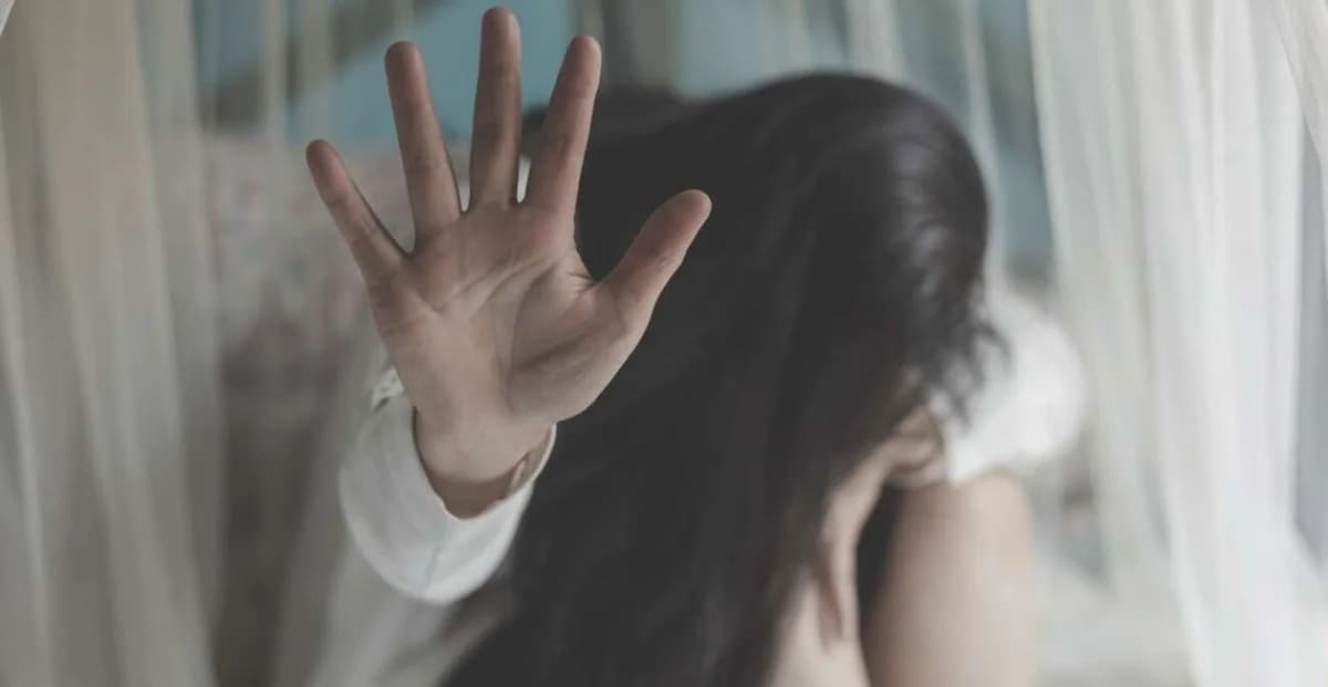 Argyroupoli: Woman Attacked Outside Her Home