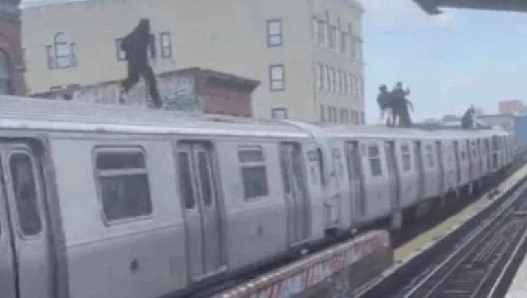 Nueva York: Desafío Mortal 'Subway Surfing' – Dos Muertos