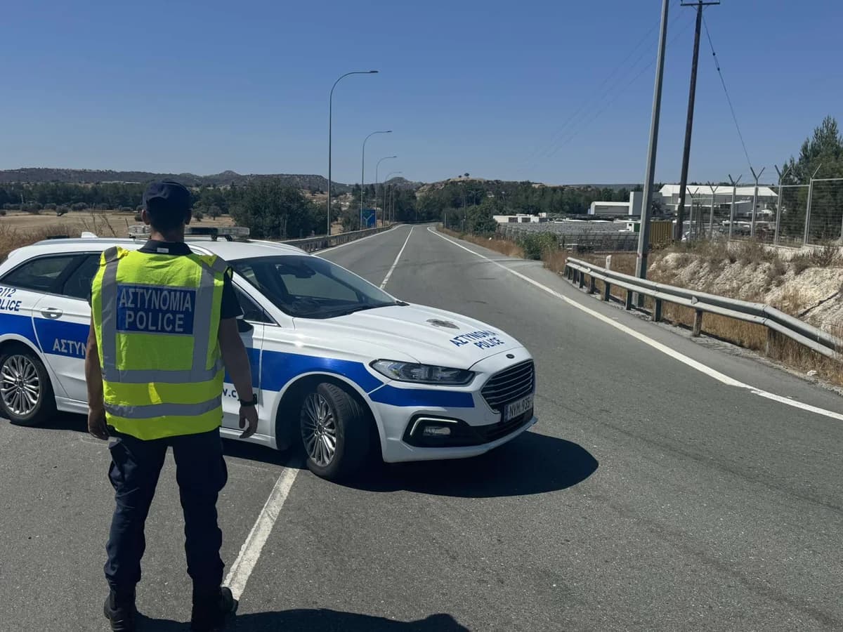 Καραμπόλα πέντε οχημάτων στη Λάρνακα, τρεις τραυματίες