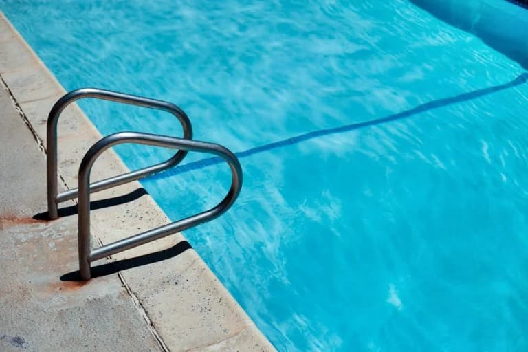 Rodas: Niña de 3 años con muerte cerebral tras incidente en piscina