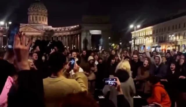 Anti-Putin Protest in St. Petersburg: 18-Year-Old Arrested