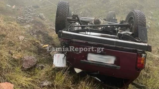 Эвритания: автомобиль упал в ущелье, 75-летний мужчина спасен без сознания