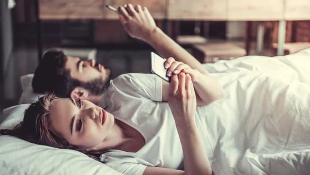 Κωδικοί κινητών: Πρέπει να τους ανταλλάσσουν τα ζευγάρια;