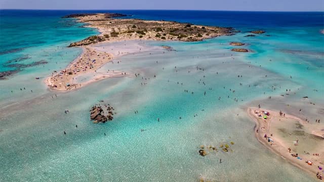 Η ελληνική παραλία «καλύτερη παγκοσμίως» καταστράφηκε από τουρισμό και influencers