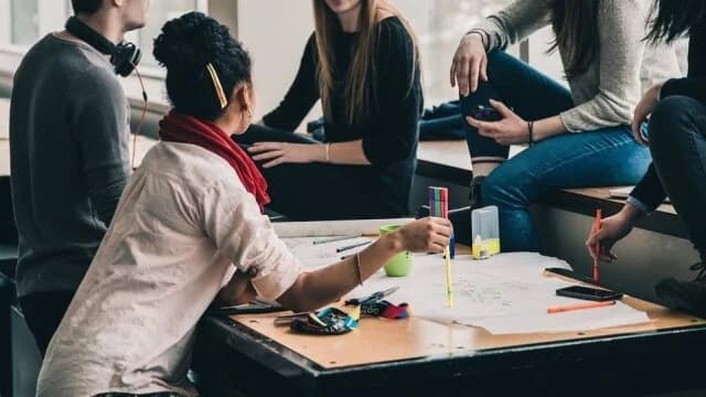 ΕΕ: Επέκταση του Erasmus σε Βόρεια Αφρική και Μέση Ανατολή