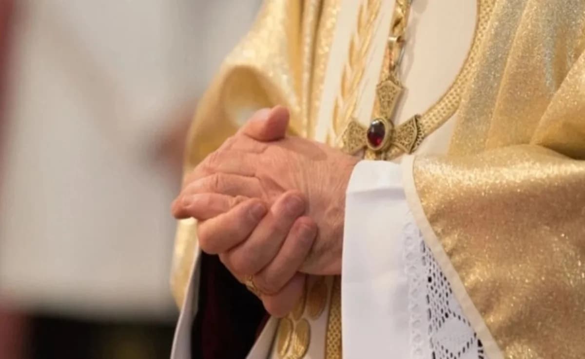 Brasilien: Priester mit verlobter Frau halbnackt erwischt