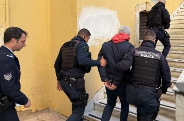 Condenan al conductor de Porsche por violencia doméstica en Chania