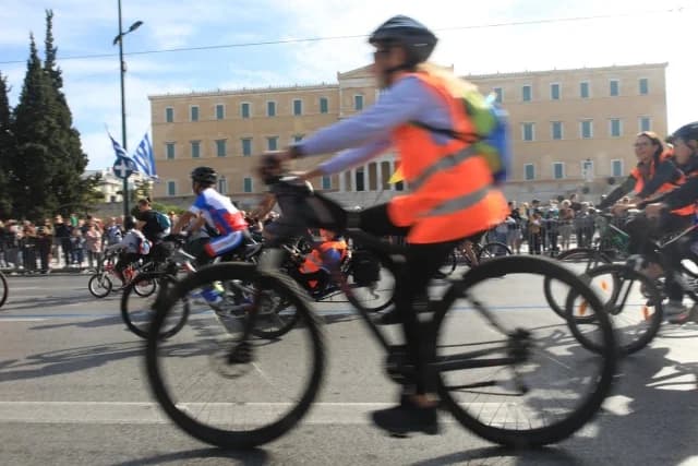 Interrupciones de tráfico en Atenas el domingo por el tour ciclista