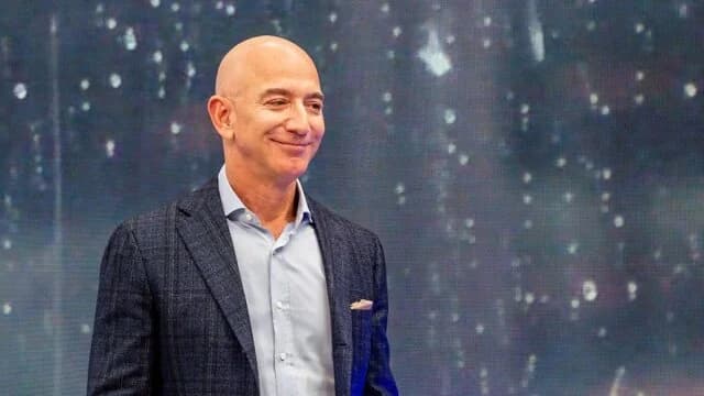 Jeff Bezos' Vorhersage für 2045: Roboter und Leben im Weltraum