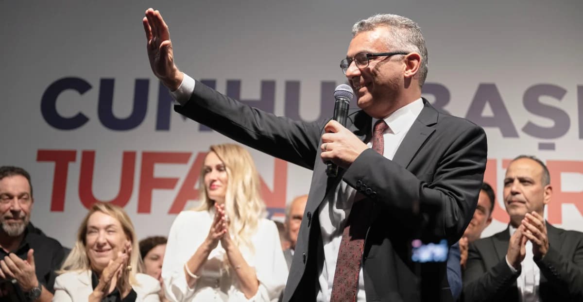 טקס השבעת ארחיורמן במדינה המדומה ביום שישי