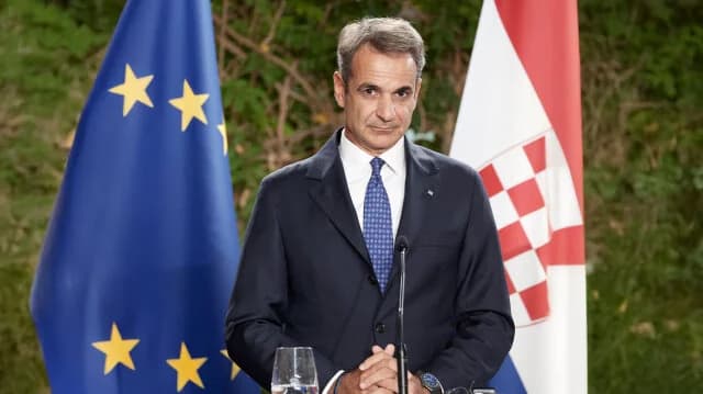 Mitsotakis en MED9: Amenazas también desde el Sur